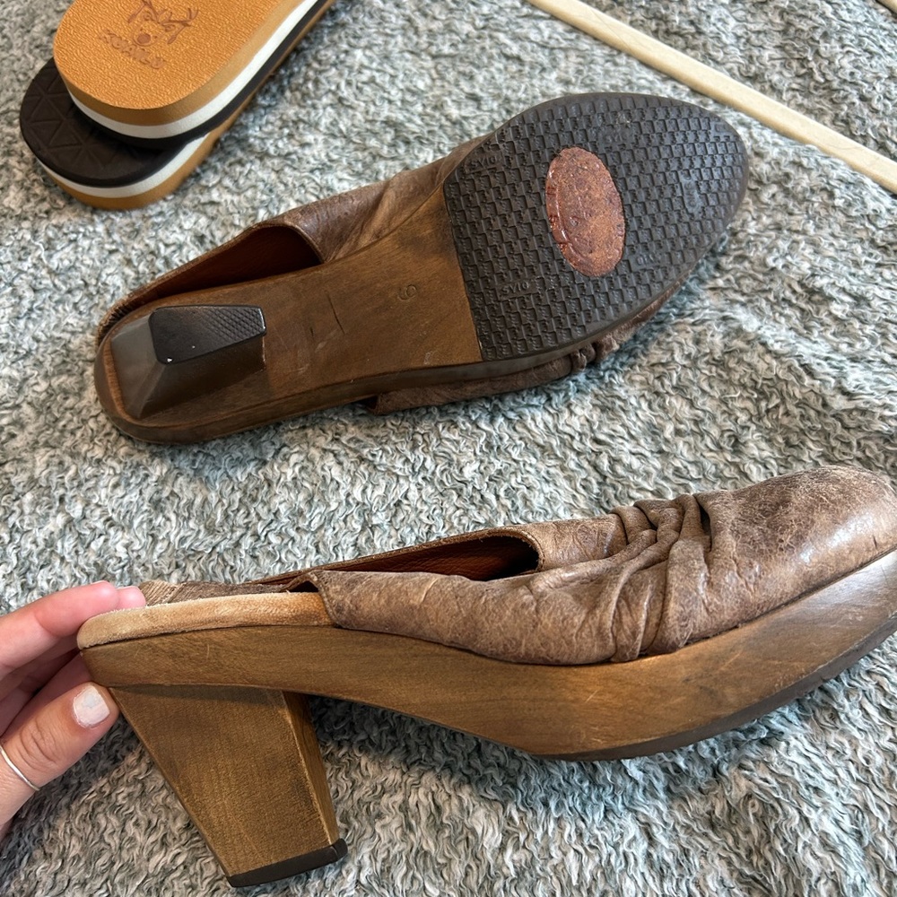 Scully comfortable Brown Leather Slip-On Block Heel Mules